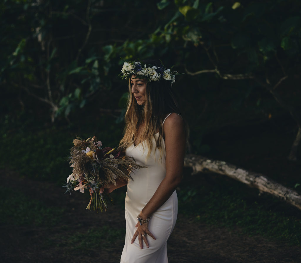 Hawaiian bride with bouquet and Haku